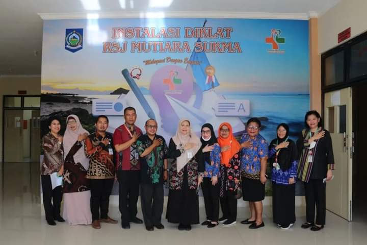 KAJI BANDING PPI RSJ ABEPURA KE RSJ MUTIARA SUKMA